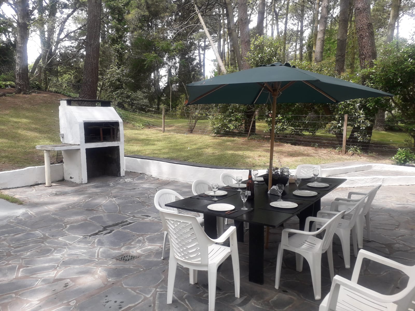 carilo casa mesa exterior parrilla